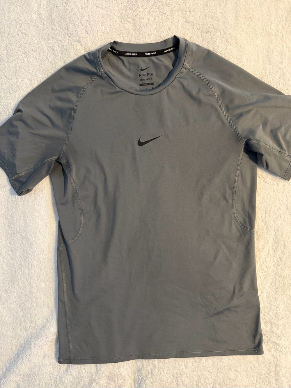 Nike Gray Short Sleeve Athletic Shirt with Black Swoosh men’s small slim fit